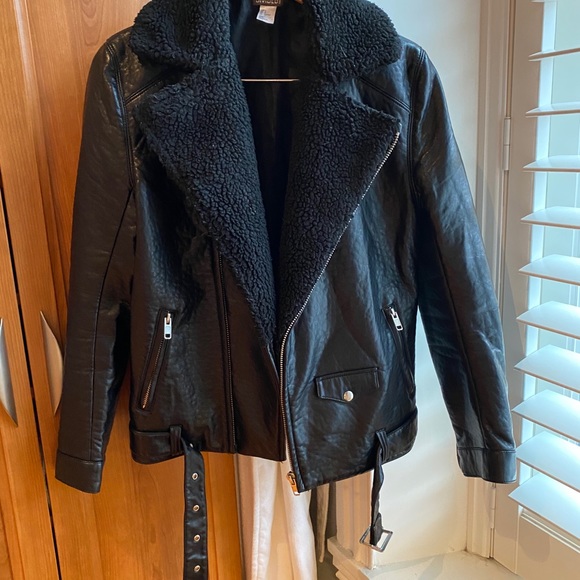 H & M Oversized Biker Jacket With Faux Fur Collar - Picture 2 of 7